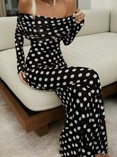 Langärmliges, schulterfreies Kleid mit Polka Dot-Print
